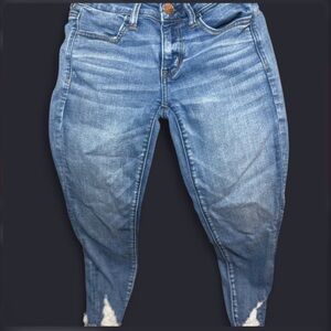 American Eagle Outfitters Women’s Size 2 Light Blue Cropped Jeans Cute Stylish